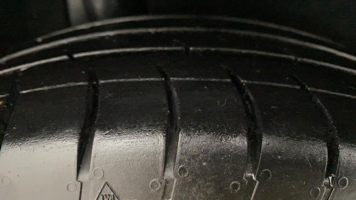 2018 Maruti Baleno DELTA PETROL 1.2, Petrol, Manual, 1,17,495 km, Right Rear Tyre Tread