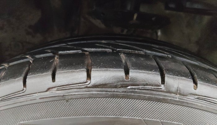 2016 Honda BR-V 1.5L I-VTEC V, Petrol, Manual, 52,881 km, Left Front Tyre Tread