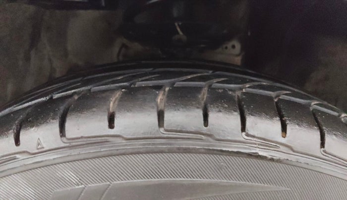 2016 Honda BR-V 1.5L I-VTEC V, Petrol, Manual, 52,881 km, Right Front Tyre Tread