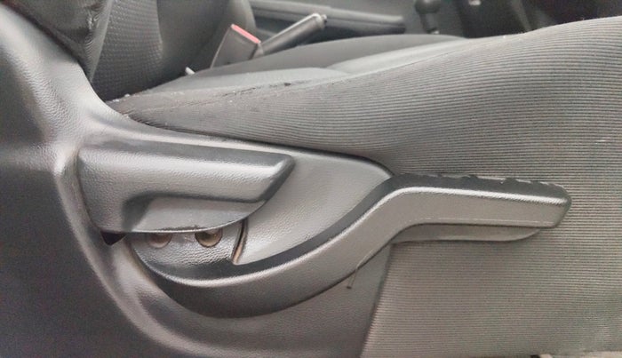 2016 Honda BR-V 1.5L I-VTEC V, Petrol, Manual, 52,881 km, Driver Side Adjustment Panel