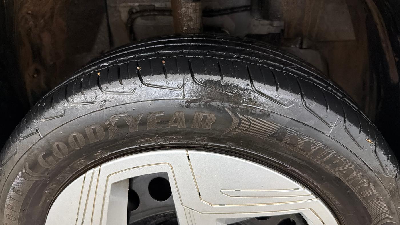 2026 Tata NEXON Pure Plus 1.2 iCNG 6MT, CNG, Manual, 5,389 km, Right Front Tyre Tread