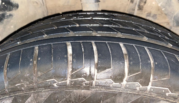 2019 Maruti S Cross ALPHA 1.3, Diesel, Manual, 93,011 km, Right Front Tyre Tread