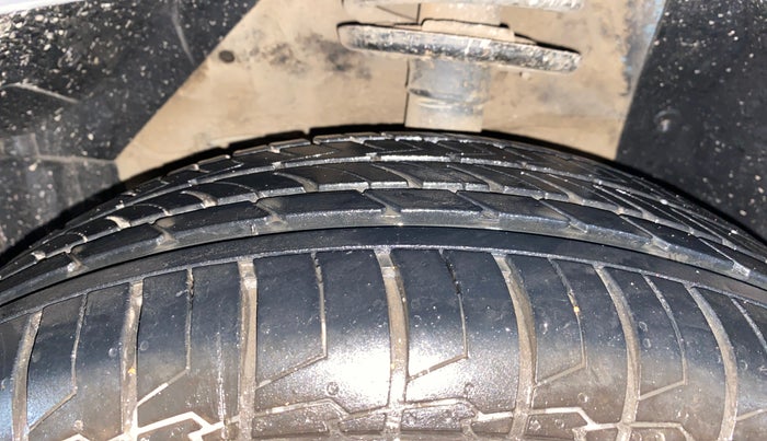 2019 Maruti S Cross ALPHA 1.3, Diesel, Manual, 93,011 km, Left Front Tyre Tread