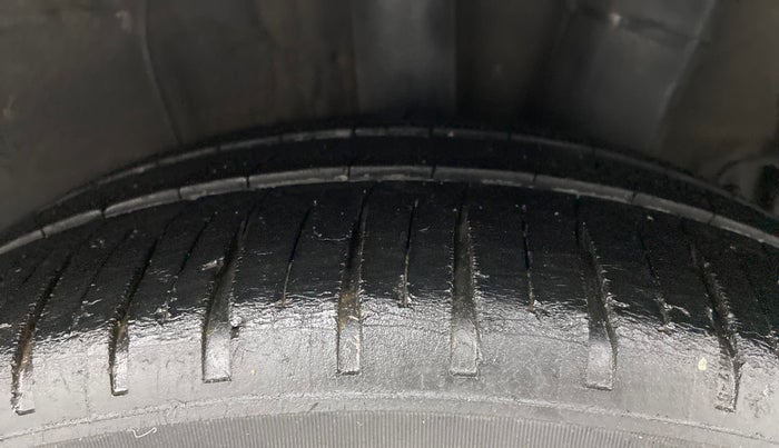 2016 Hyundai Xcent S 1.2, Petrol, Manual, 56,398 km, Left Rear Tyre Tread