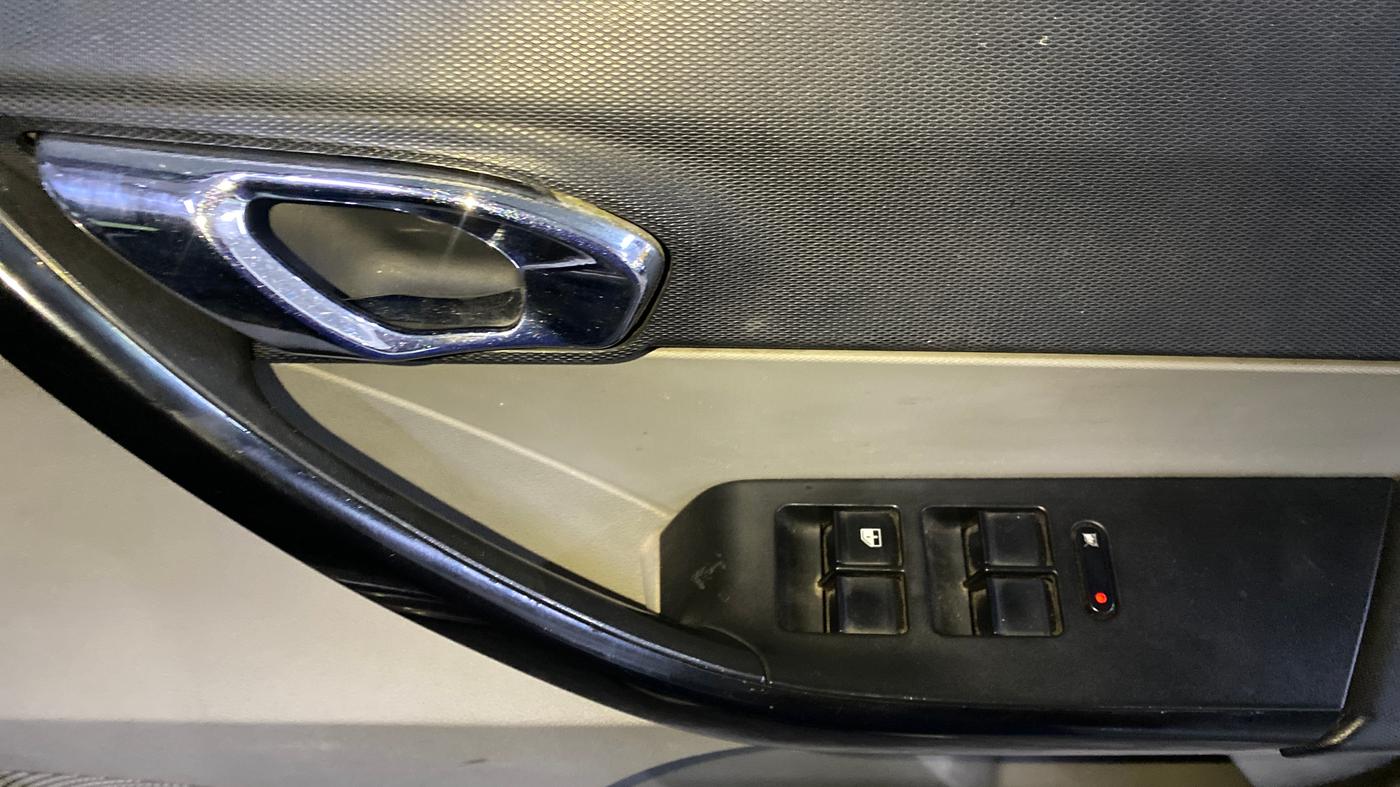 2019 Tata Tiago XZ PETROL, Petrol, Manual, 45,295 km, Driver Side Door Panels Control