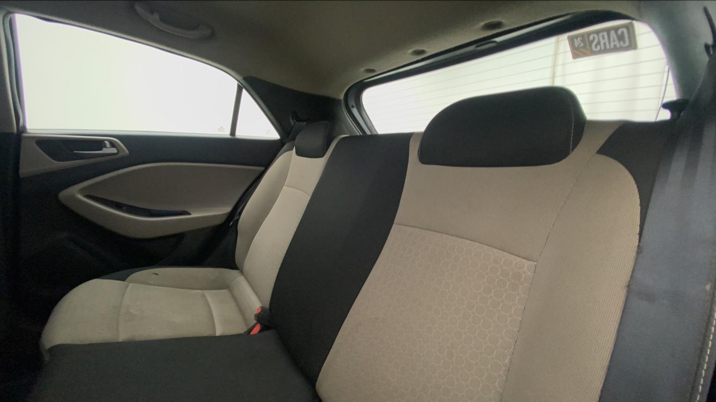 2014 Hyundai Elite i20 SPORTZ 1.2, Petrol, Manual, 70,863 km, Right Side Rear Door Cabin