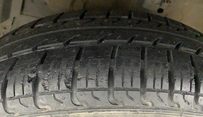 2012 Maruti Swift VXI, Petrol, Manual, 73,703 km, Left Front Tyre Tread