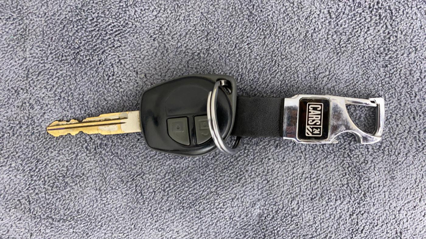 2012 Maruti Swift VXI, Petrol, Manual, 73,703 km, Key Close Up