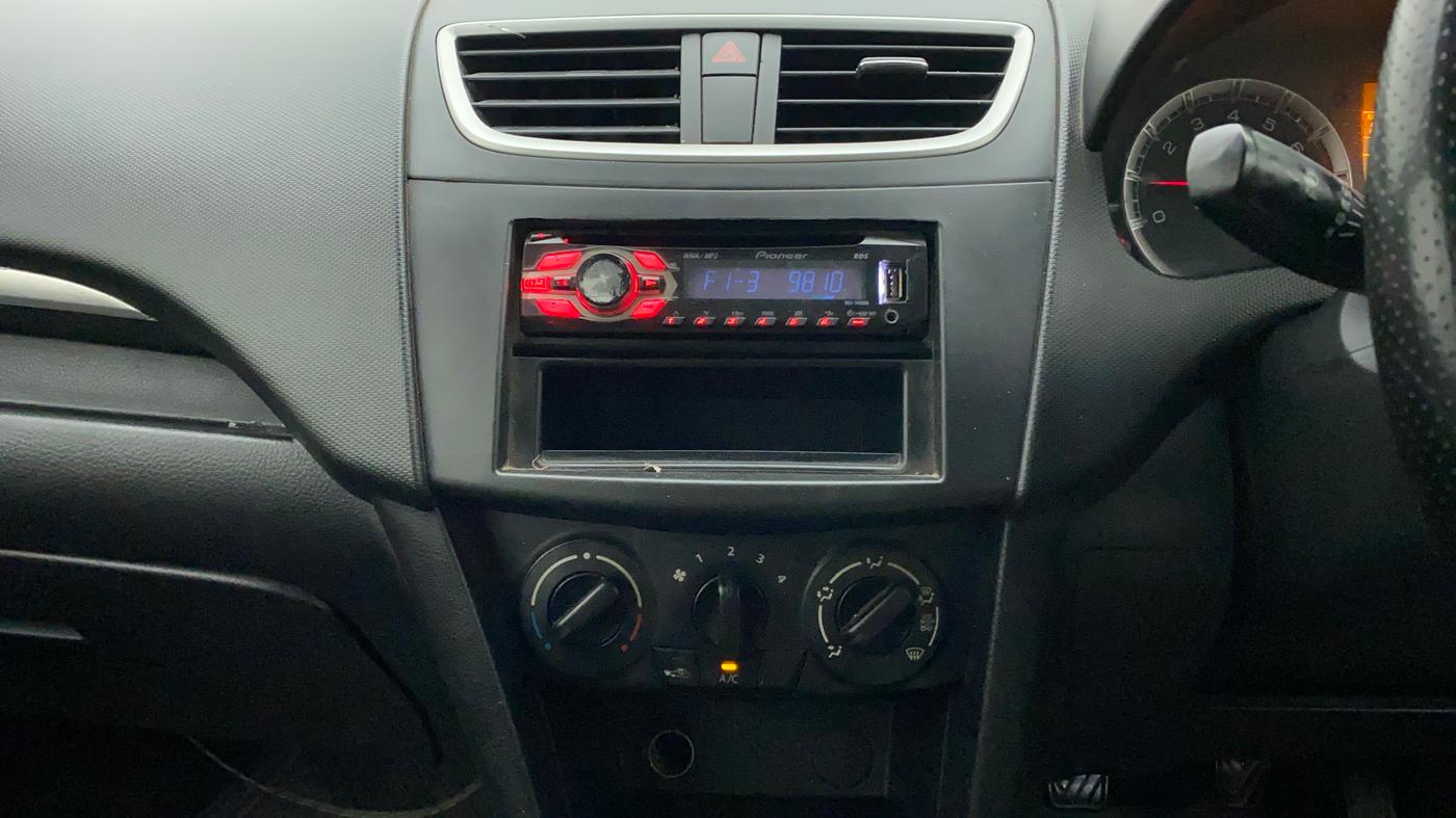 2012 Maruti Swift VXI, Petrol, Manual, 73,703 km, Air Conditioner