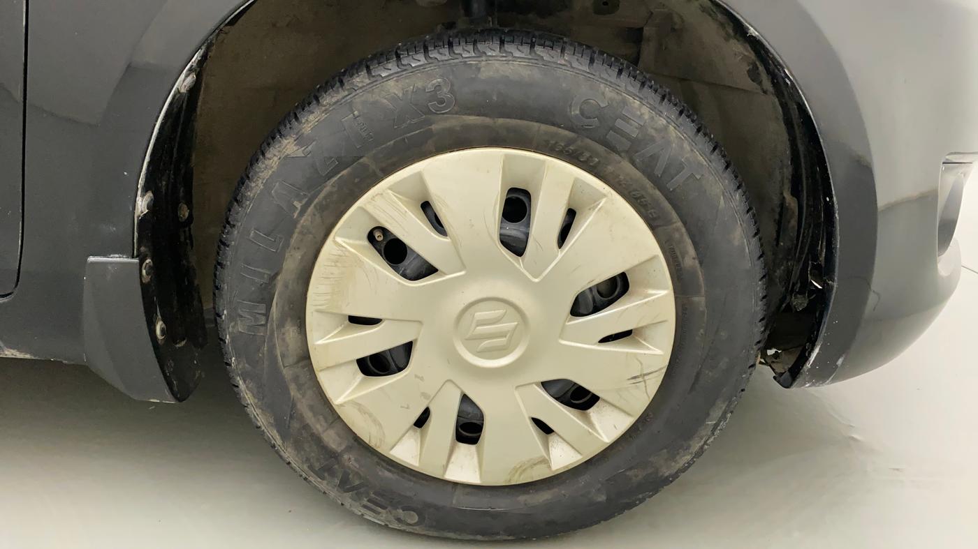 2012 Maruti Swift VXI, Petrol, Manual, 73,703 km, Right Front Wheel
