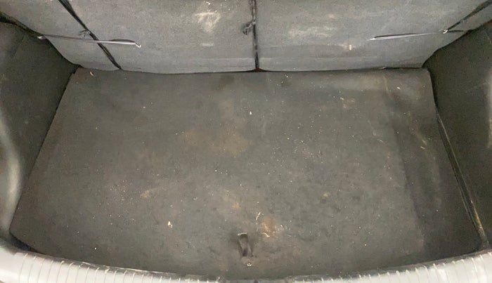 2015 Hyundai Grand i10 SPORTZ 1.2 KAPPA VTVT, Petrol, Manual, 1,02,001 km, Boot Inside