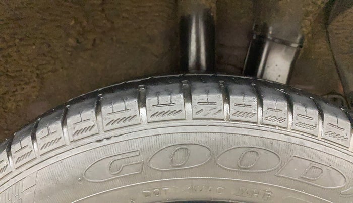 2015 Hyundai Grand i10 SPORTZ 1.2 KAPPA VTVT, Petrol, Manual, 1,02,001 km, Left Rear Tyre Tread