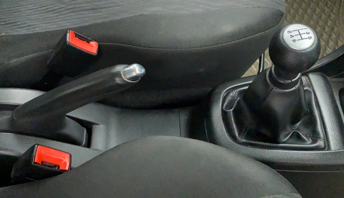 2015 Maruti Swift VXI, Petrol, Manual, 37,800 km, Gear Lever
