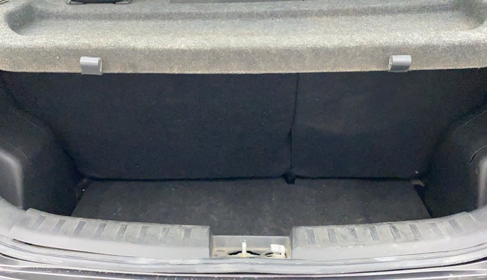 2015 Maruti Swift VXI, Petrol, Manual, 37,800 km, Boot Inside