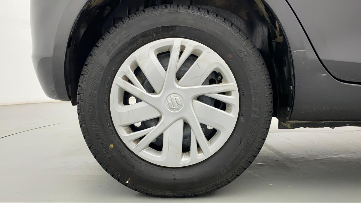 2015 Maruti Swift VXI, Petrol, Manual, 37,800 km, Right Rear Wheel