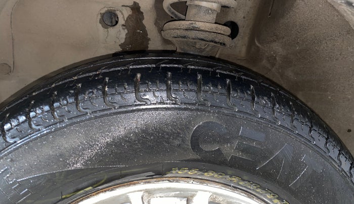 2014 Maruti Wagon R 1.0 LXI CNG, CNG, Manual, 78,033 km, Left Front Tyre Tread