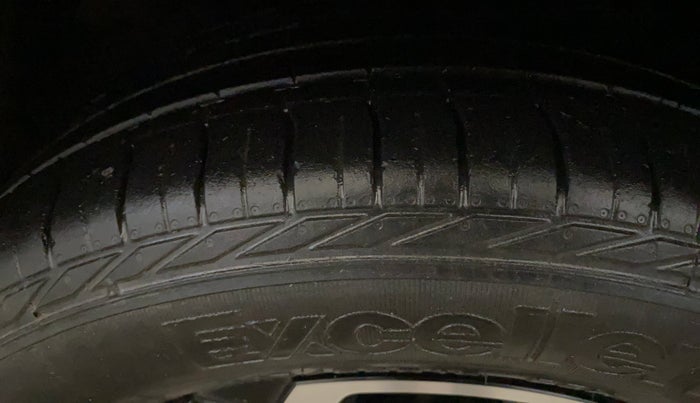 2023 Tata NEXON XZA PLUS DIESEL, Diesel, Automatic, 31,990 km, Left Front Tyre Tread