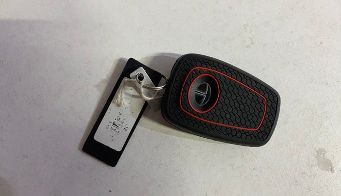 2023 Tata NEXON XZA PLUS DIESEL, Diesel, Automatic, 31,990 km, Key Close Up