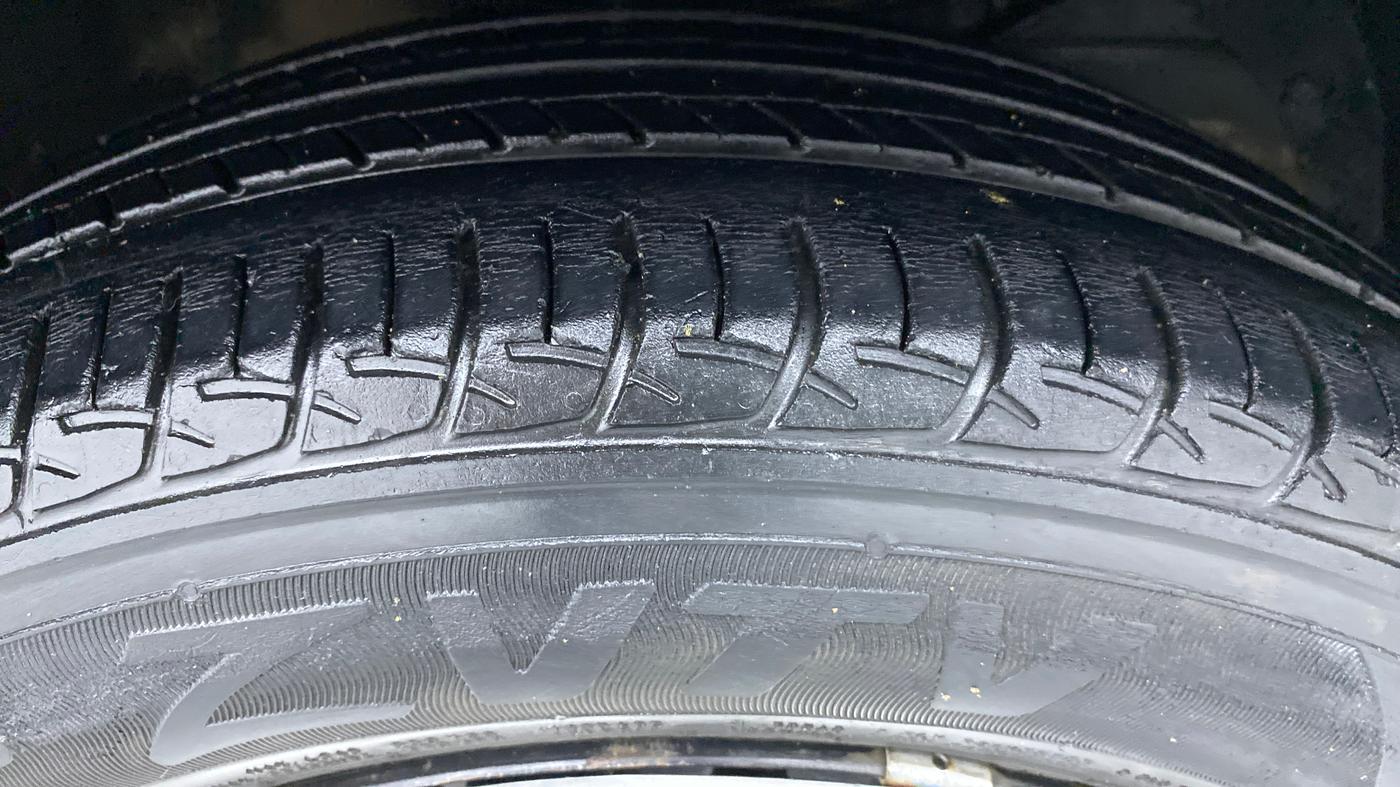 2018 Maruti Baleno DELTA 1.2 K12, Petrol, Manual, 43,986 km, Right Front Tyre Tread