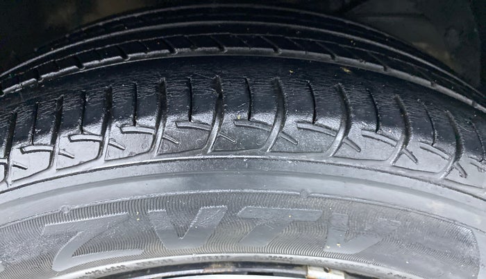 2018 Maruti Baleno DELTA 1.2 K12, Petrol, Manual, 43,986 km, Right Front Tyre Tread
