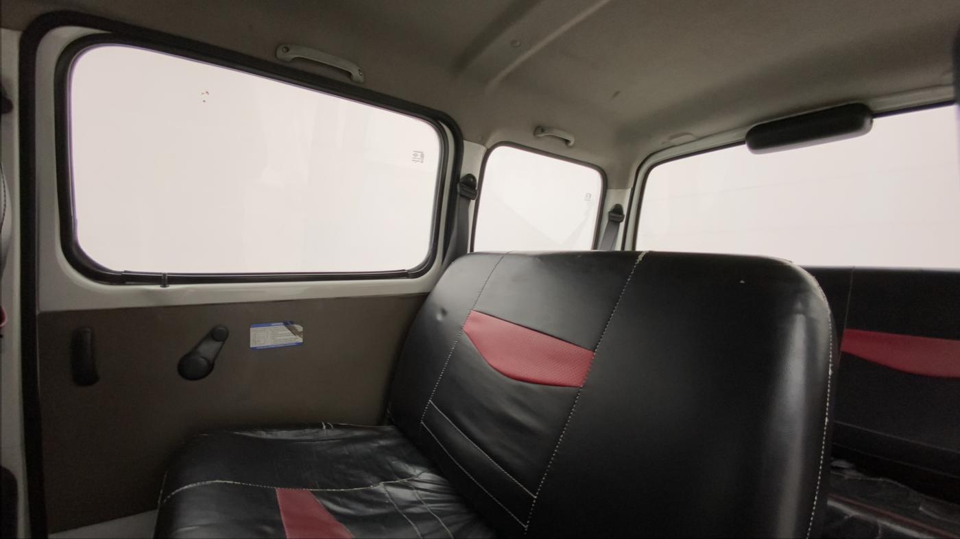 2012 Maruti Eeco 7 STR, Petrol, Manual, 31,741 km, Right Side Rear Door Cabin