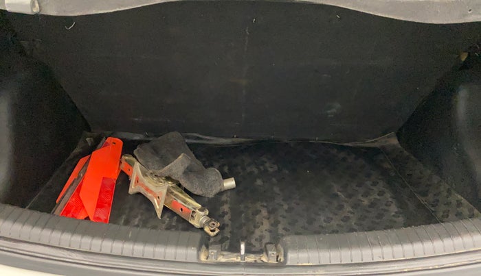 2016 Hyundai Grand i10 MAGNA 1.2 KAPPA VTVT, Petrol, Manual, 50,232 km, Boot Inside