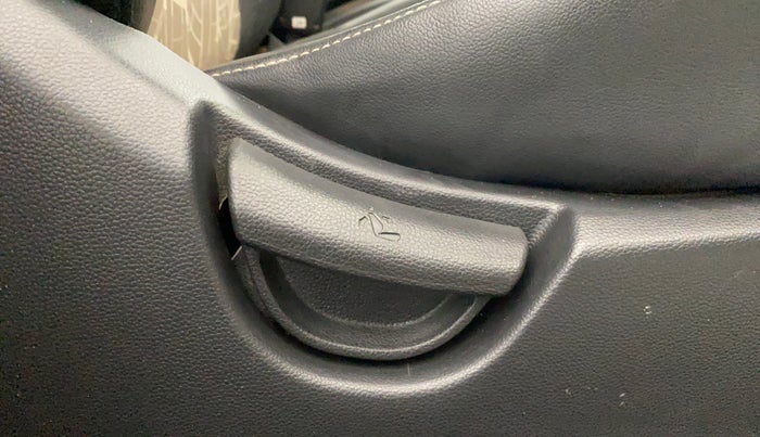 2016 Hyundai Grand i10 MAGNA 1.2 KAPPA VTVT, Petrol, Manual, 50,232 km, Driver Side Adjustment Panel