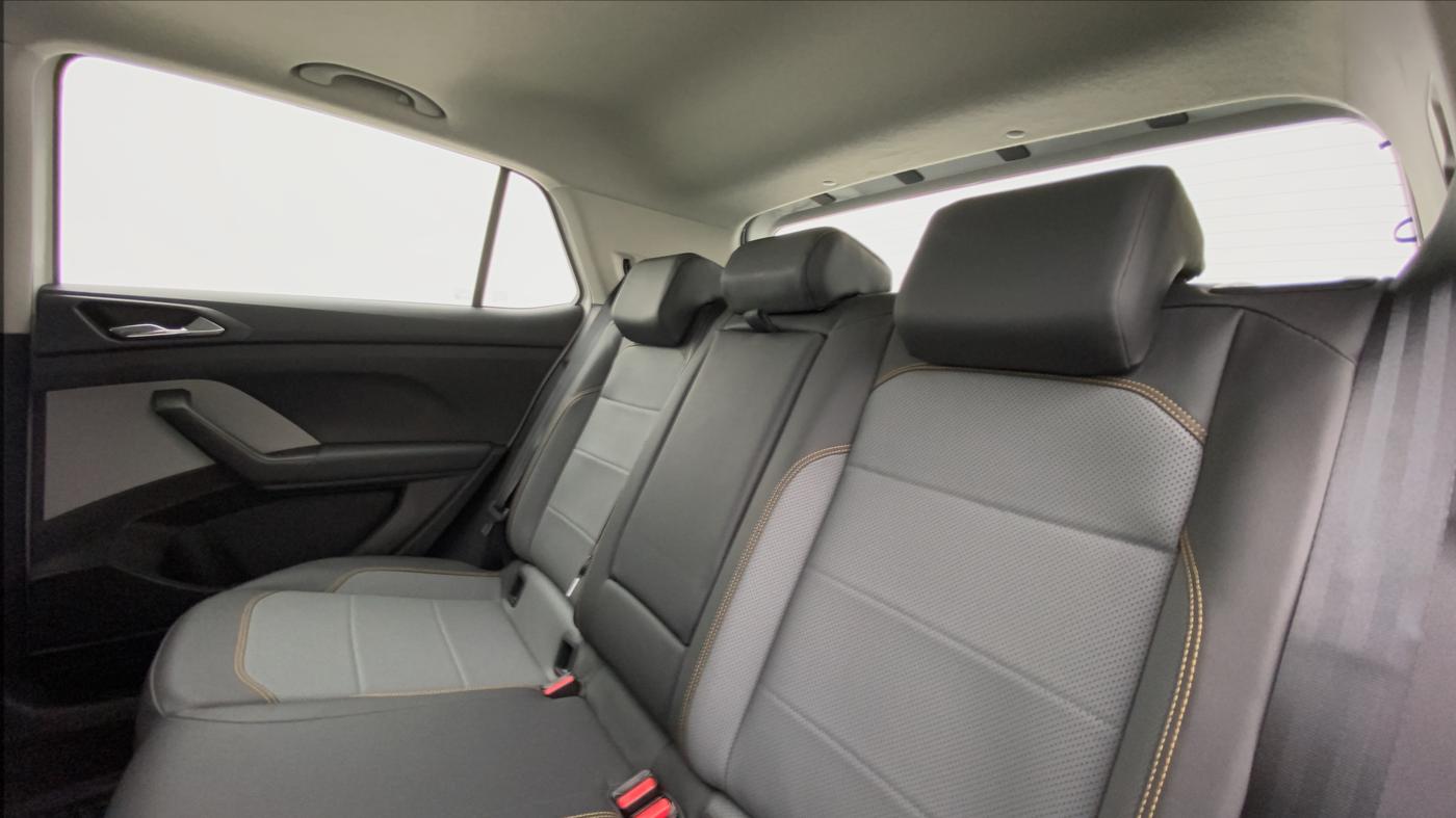 2021 Skoda KUSHAQ STYLE 1.5 TSI MT, Petrol, Manual, 10,928 km, Right Side Rear Door Cabin