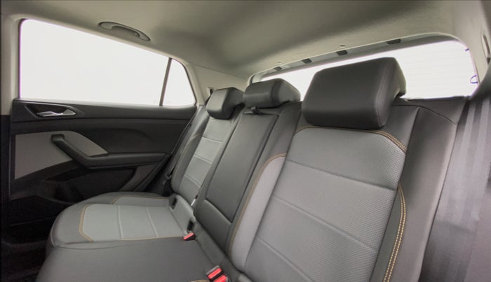 2021 Skoda KUSHAQ STYLE 1.5 TSI MT, Petrol, Manual, 10,928 km, Right Side Rear Door Cabin