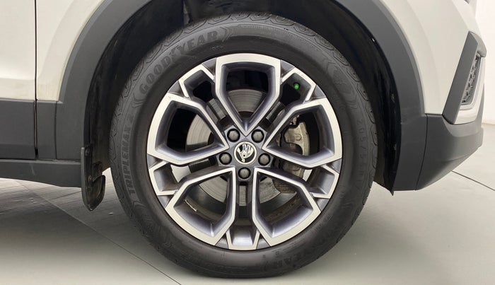 2021 Skoda KUSHAQ STYLE 1.5 TSI MT, Petrol, Manual, 10,928 km, Right Front Wheel