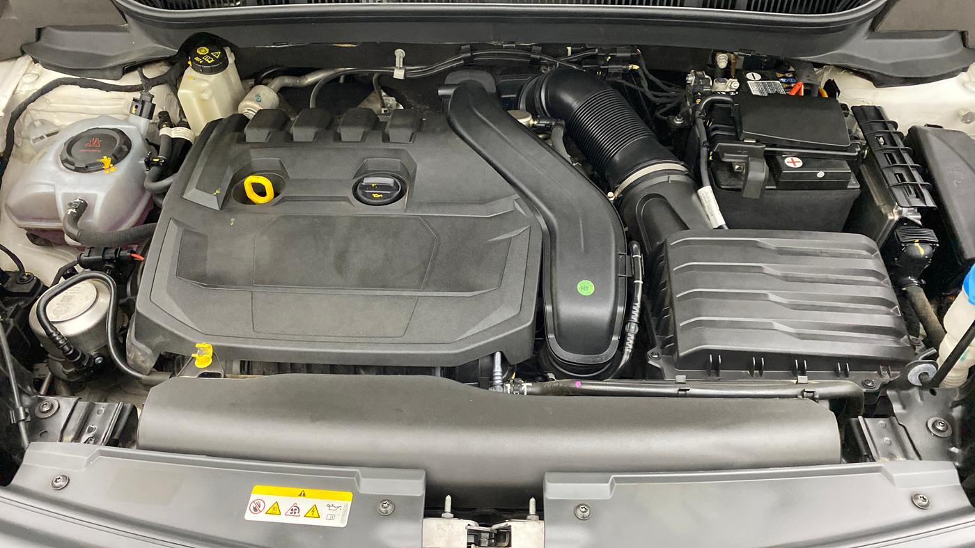 2021 Skoda KUSHAQ STYLE 1.5 TSI MT, Petrol, Manual, 10,928 km, Open Bonet