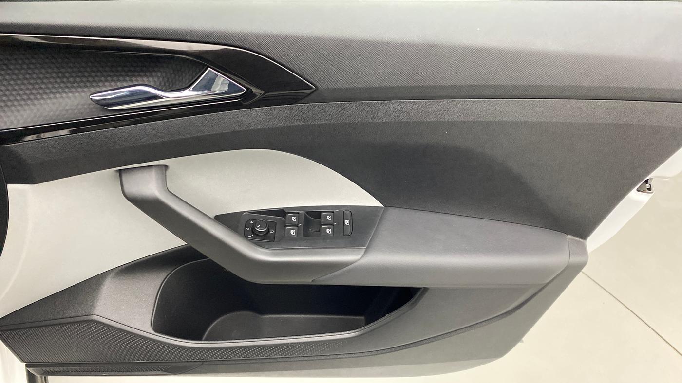 2021 Skoda KUSHAQ STYLE 1.5 TSI MT, Petrol, Manual, 10,928 km, Driver Side Door Panels Control