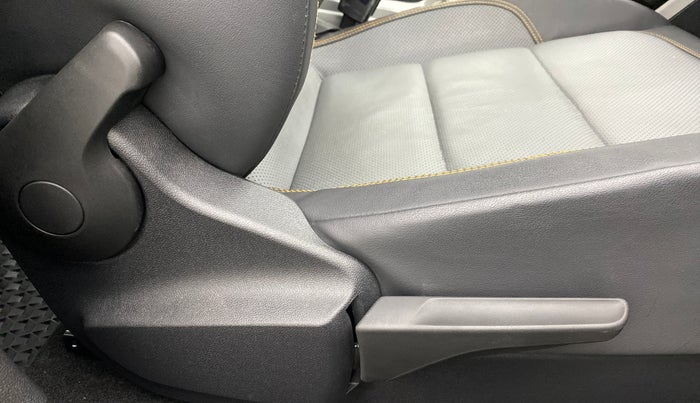 2021 Skoda KUSHAQ STYLE 1.5 TSI MT, Petrol, Manual, 10,928 km, Driver Side Adjustment Panel