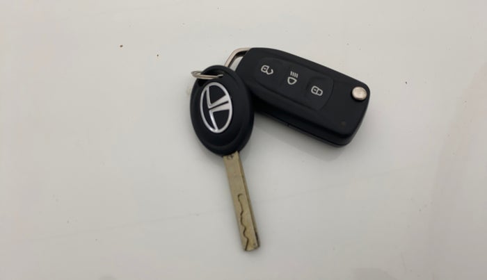 2021 Tata NEXON XM DIESEL, Diesel, Manual, 79,812 km, Key Close Up