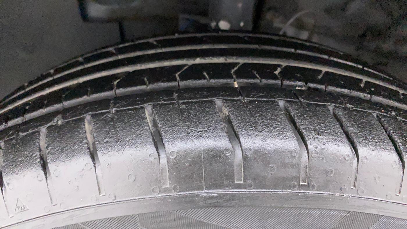 2021 Hyundai VENUE E 1.2, Petrol, Manual, 10,335 km, Left Front Tyre Tread