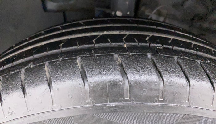 2021 Hyundai VENUE E 1.2, Petrol, Manual, 10,335 km, Left Front Tyre Tread