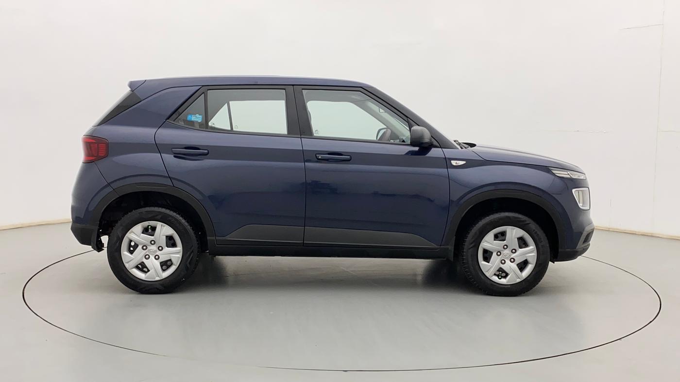 2021 Hyundai VENUE E 1.2, Petrol, Manual, 10,335 km, Right Side View