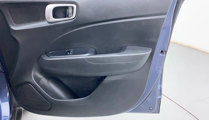 2021 Hyundai VENUE E 1.2, Petrol, Manual, 10,335 km, Driver Side Door Panels Control