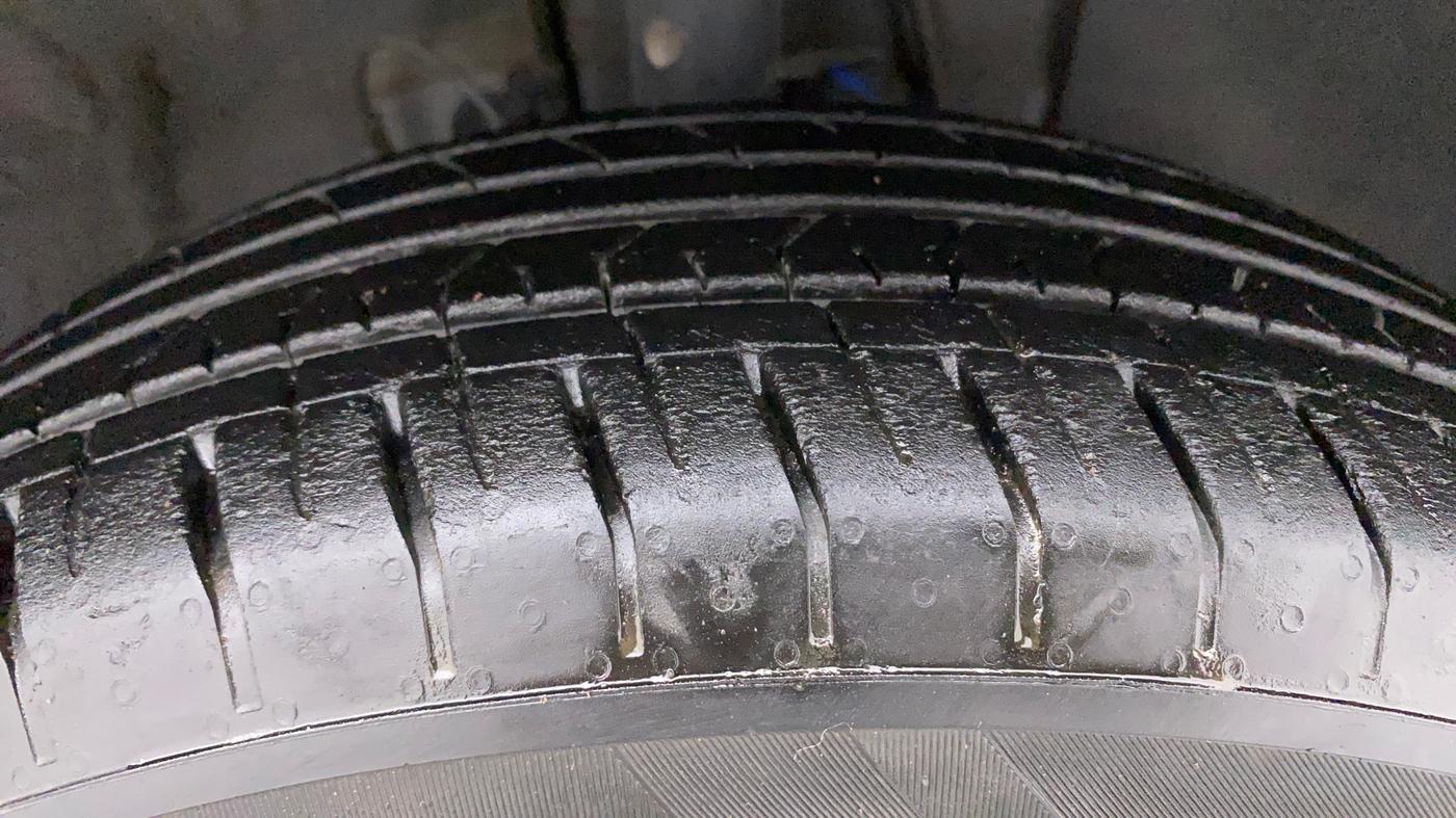 2021 Hyundai VENUE E 1.2, Petrol, Manual, 10,335 km, Right Front Tyre Tread