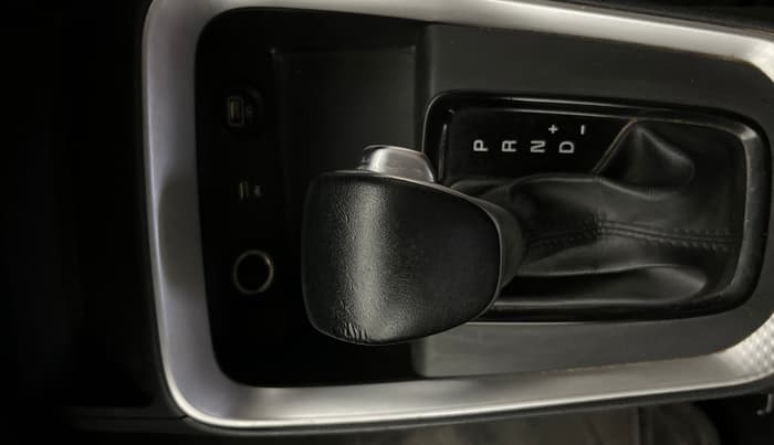 2020 KIA SONET HTK PLUS 1.5 AT, Diesel, Automatic, 66,516 km, Gear Lever