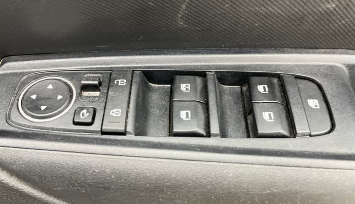 2020 KIA SONET HTK PLUS 1.5 AT, Diesel, Automatic, 66,516 km, Driver Side Door Panels Control