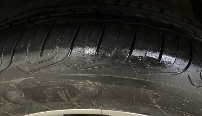 2024 MG ASTOR Select 1.5 CVT (Ivory), Petrol, Automatic, 20,164 km, Left Front Tyre Tread