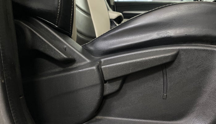 2024 MG ASTOR Select 1.5 CVT (Ivory), Petrol, Automatic, 20,164 km, Driver Side Adjustment Panel