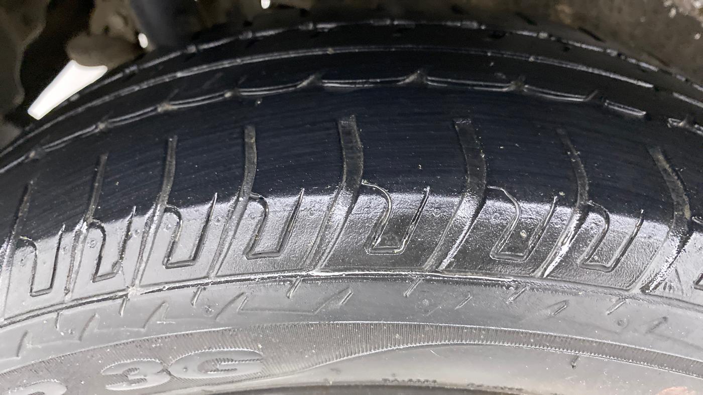 2018 Maruti Wagon R 1.0 VXI, Petrol, Manual, 38,304 km, Right Rear Tyre Tread