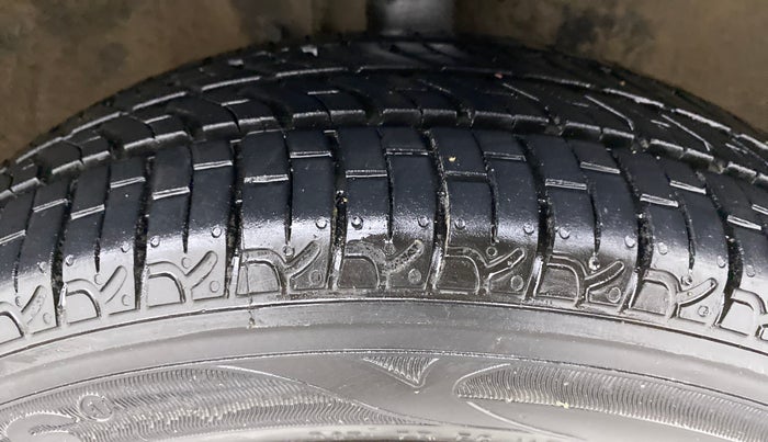 2018 Maruti Wagon R 1.0 VXI, Petrol, Manual, 38,304 km, Right Front Tyre Tread