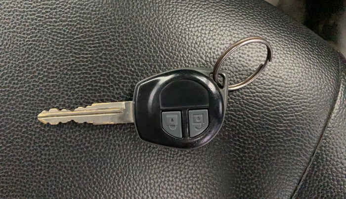 2016 Maruti Swift LXI (O), Petrol, Manual, 62,489 km, Key Close Up