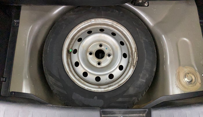 2016 Maruti Swift LXI (O), Petrol, Manual, 62,489 km, Spare Tyre