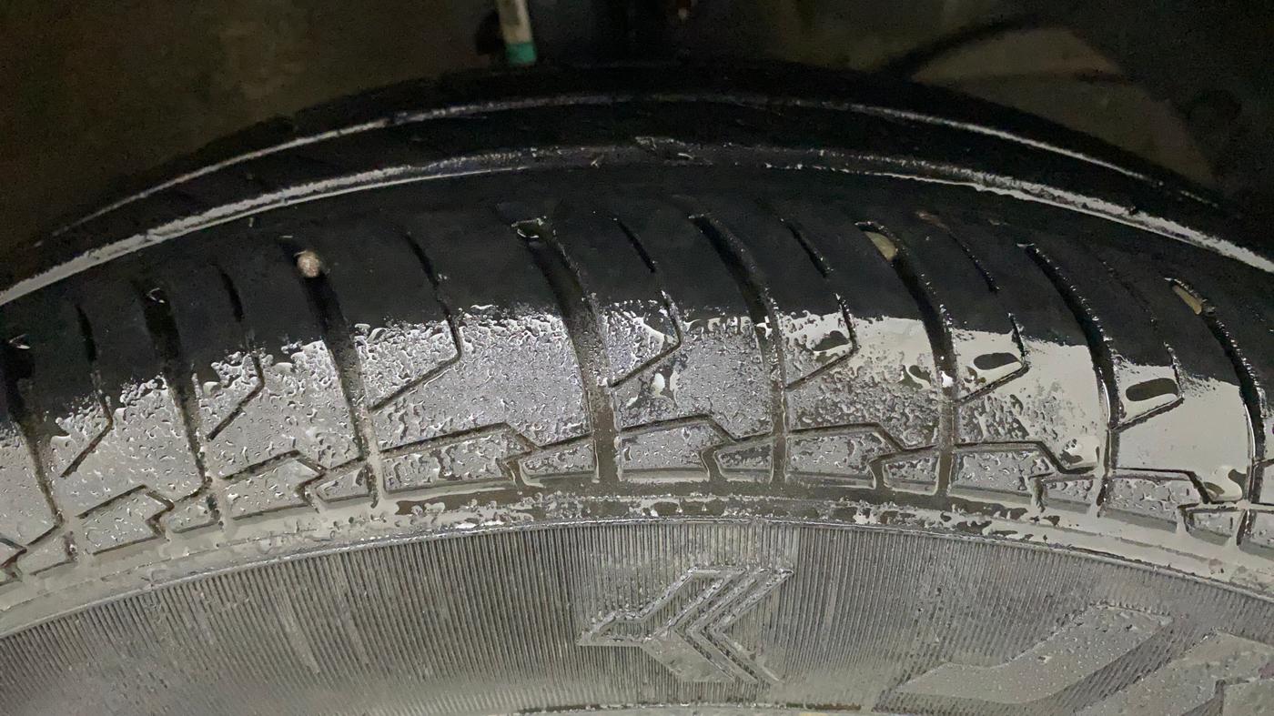 2017 Maruti Dzire VXI, Petrol, Manual, 52,020 km, Right Front Tyre Tread
