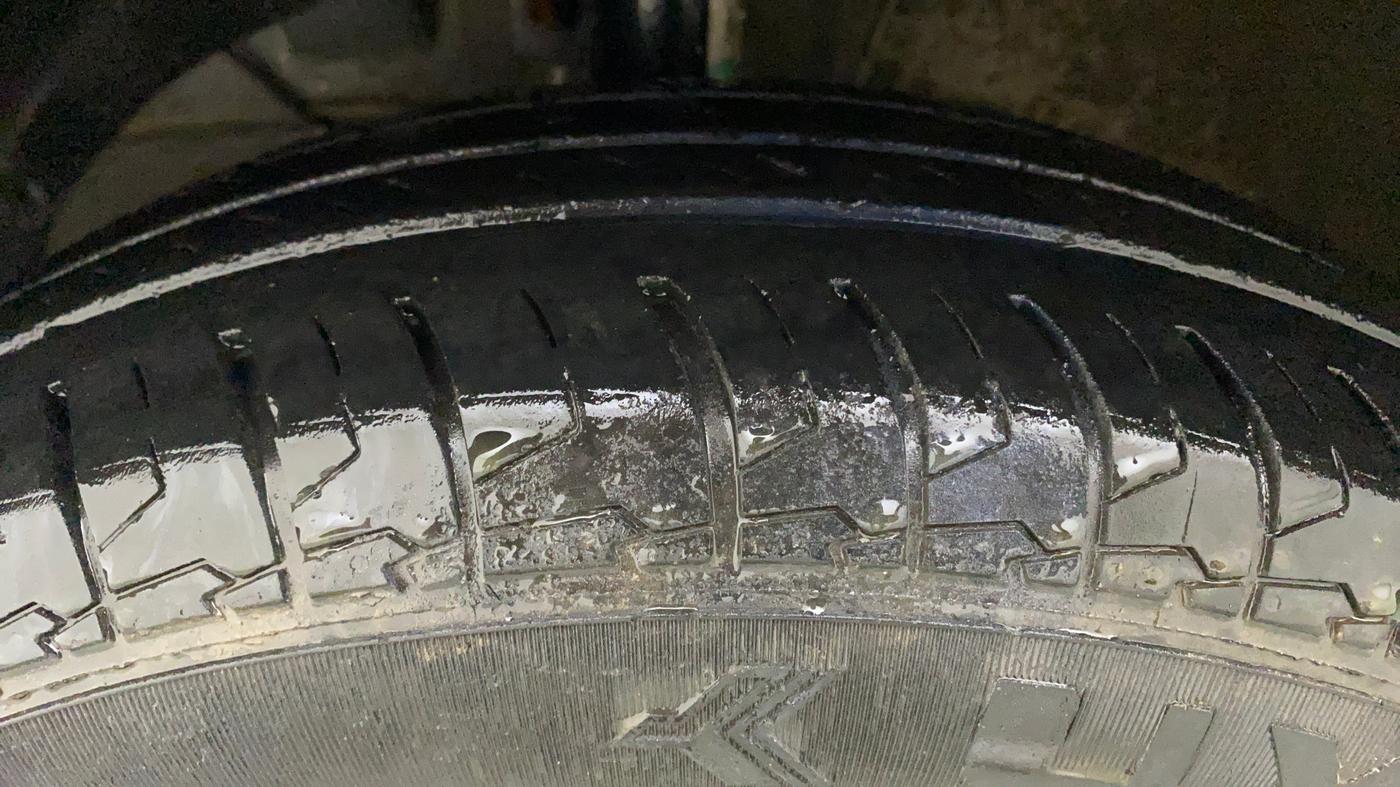 2017 Maruti Dzire VXI, Petrol, Manual, 52,020 km, Left Front Tyre Tread