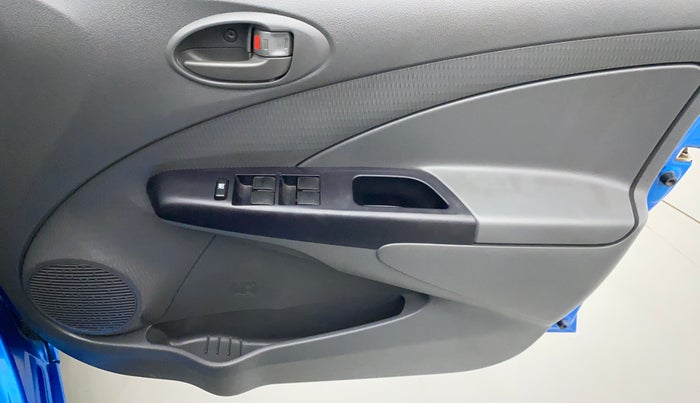 2012 Toyota Etios Liva G, Petrol, Manual, 28,205 km, Driver Side Door Panels Control